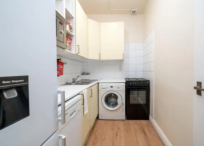 Cozy Maisonette Near Abbey Road
